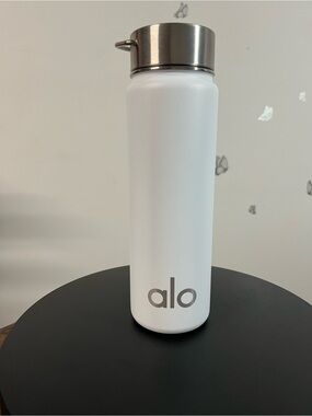 ALO Yoga White Stainless Steel Water Bottle with Silver Cap